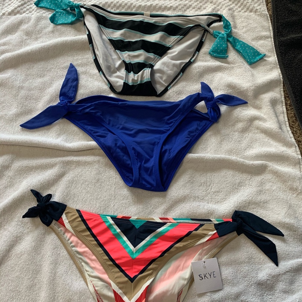 Set of 3 bikini bottoms Skye and hula honey sz XL